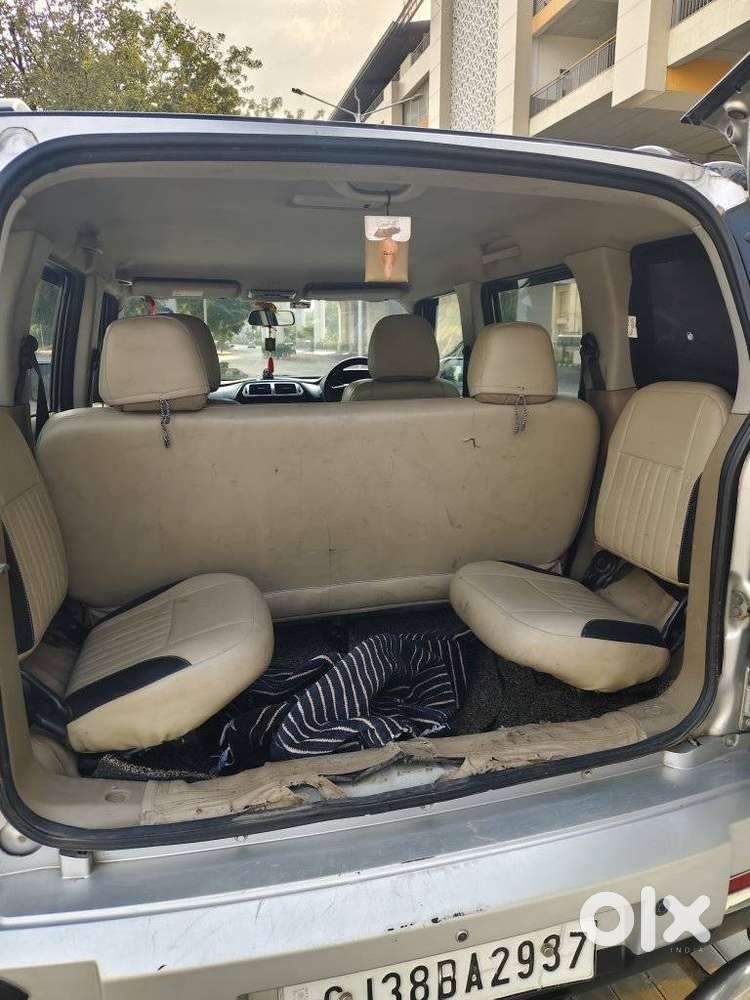 Mahindra Tuv 300 Mhawk100 T8 Dual Tone, 2018, Diesel