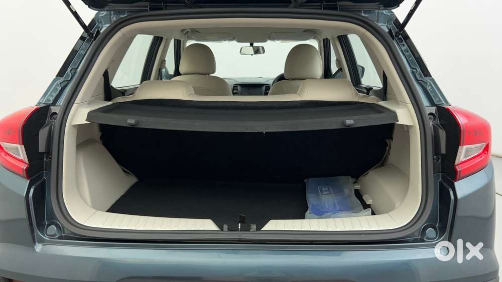 Mahindra Xuv300 W4, 2023, Petrol