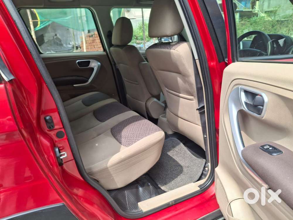 Mahindra Tuv 300 T8, 2017, Diesel