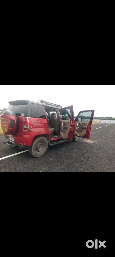 Mahindra Tuv 300 2017 Diesel 103000 Km Driven