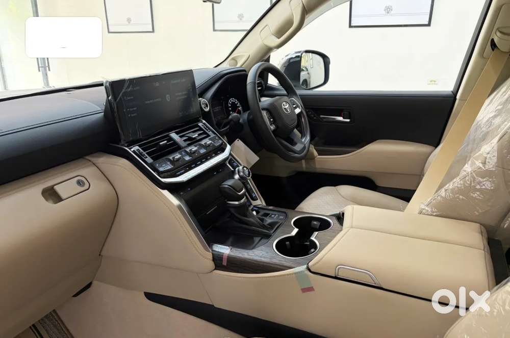 Toyota Land Cruiser V8 Petrol, 2026, Petrol
