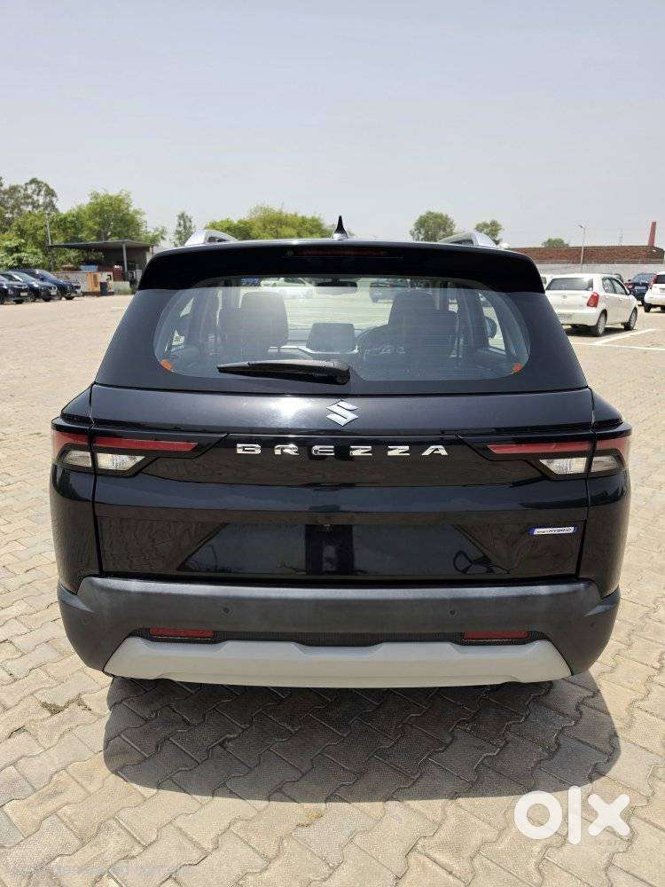 Maruti Suzuki Brezza 1.5 Zxi At Smart Hybrid Dual Tone, 2025, Petrol