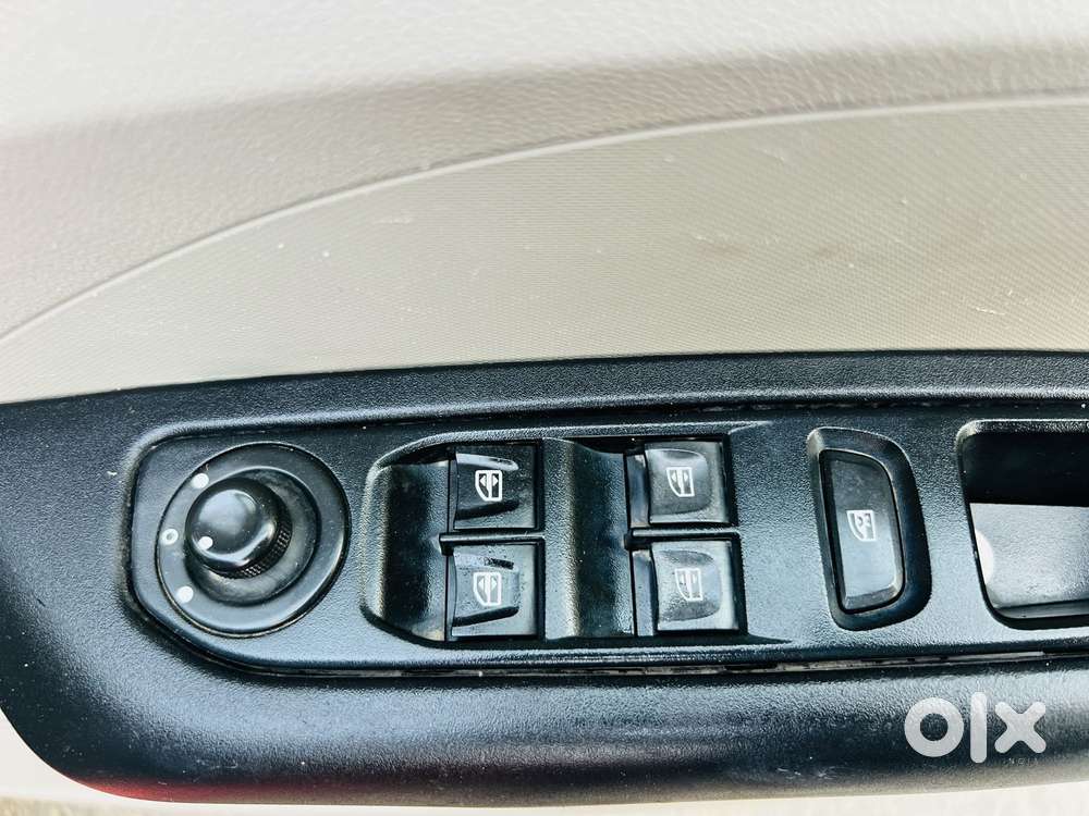 Renault Triber 1.0 Rxz Dual Tone, 2020, Petrol