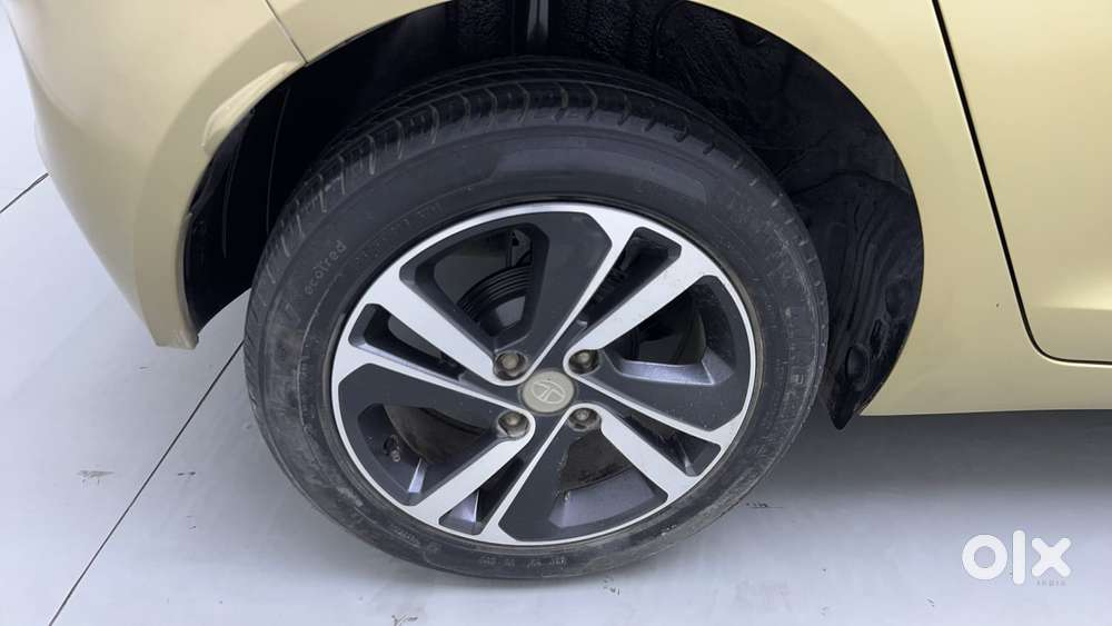 Tata Altroz Xz, 2020, Petrol