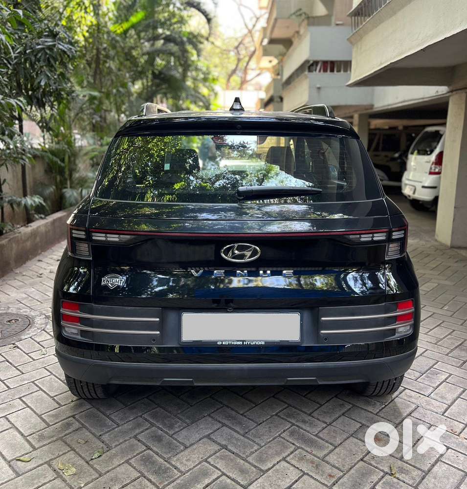 Hyundai Venue Sx(o) 1.0 Turbo Dct Knight Edition Dual Tone, 2023, Pe..