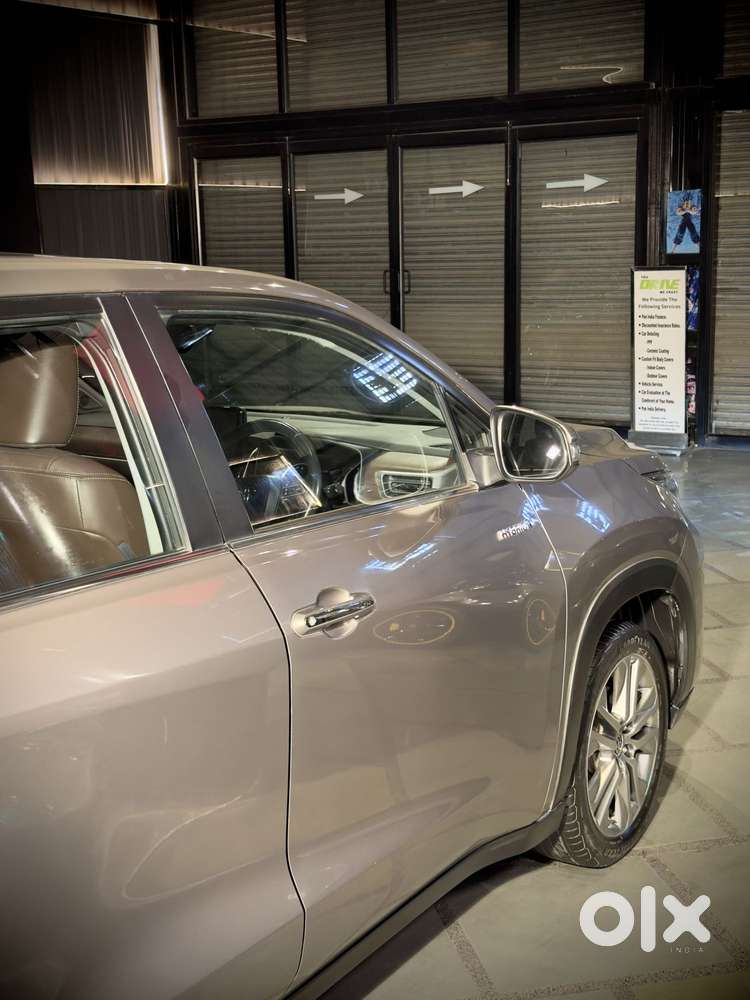 Toyota Innova Hycross 2.0 Zx (o) Hybrid 7 Str, 2023, Petrol