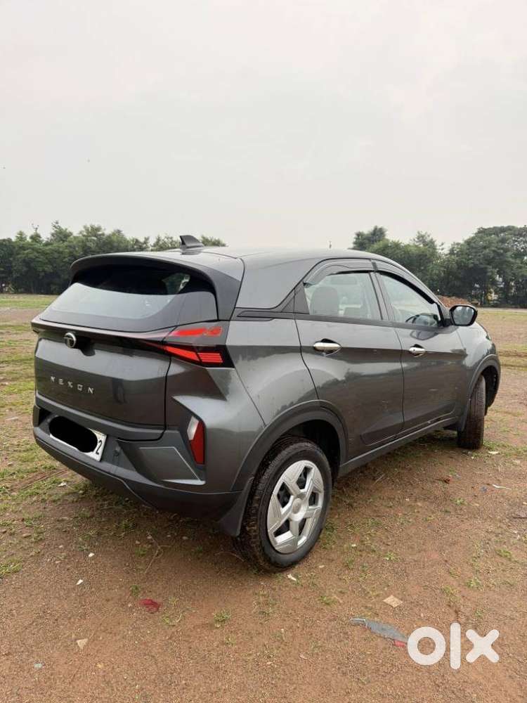 Tata Nexon Smart Plus S 1.2 Revotron Petrol 5 Mt, 2024, Petrol