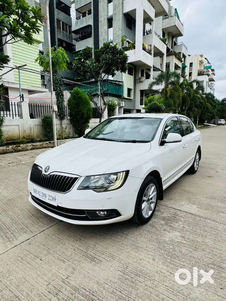 Skoda Superb 2015 Petrol 81000 Km Driven