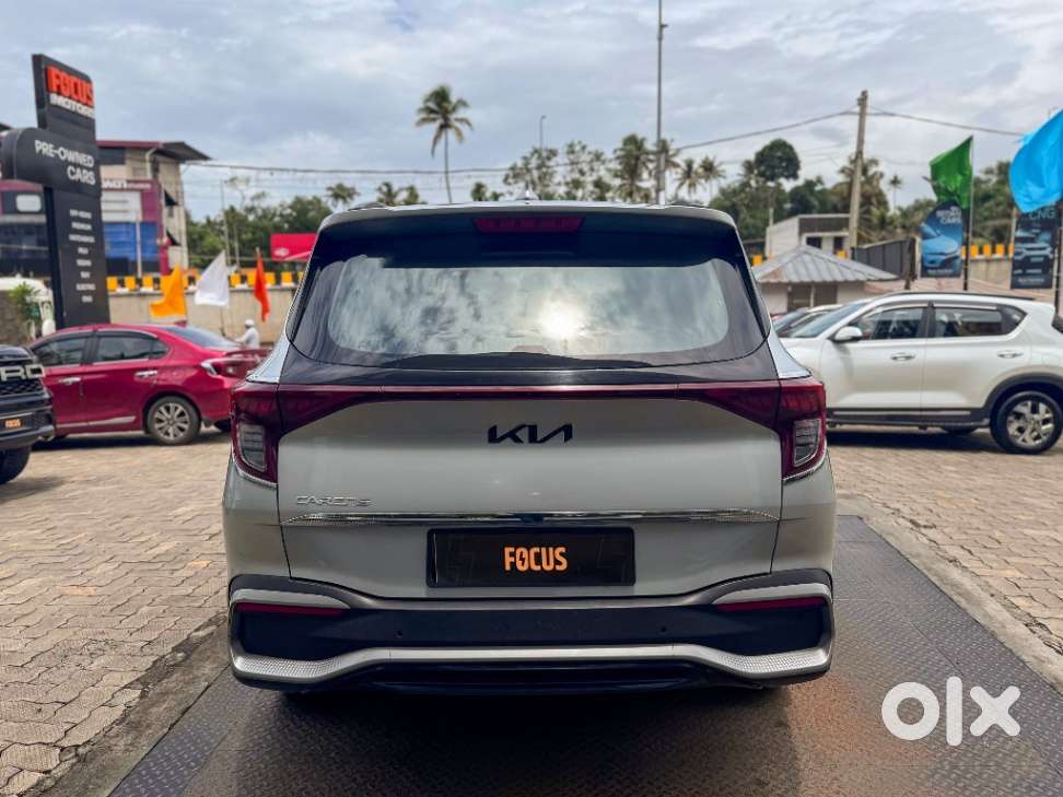 Kia Carens, 2023, Petrol