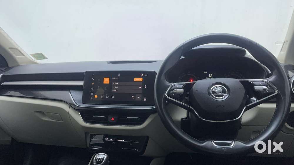 Skoda Slavia Ambition 1.0l Tsi Mt, 2022, Petrol