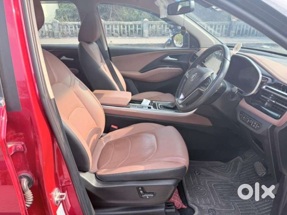 Mg Hector Plus Savvy Pro 1.5 Turbo Petrol Cvt 7 Str Dual Tone, 2024,..