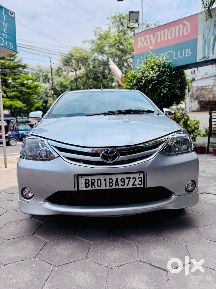 Toyota Etios V, 2011, Petrol