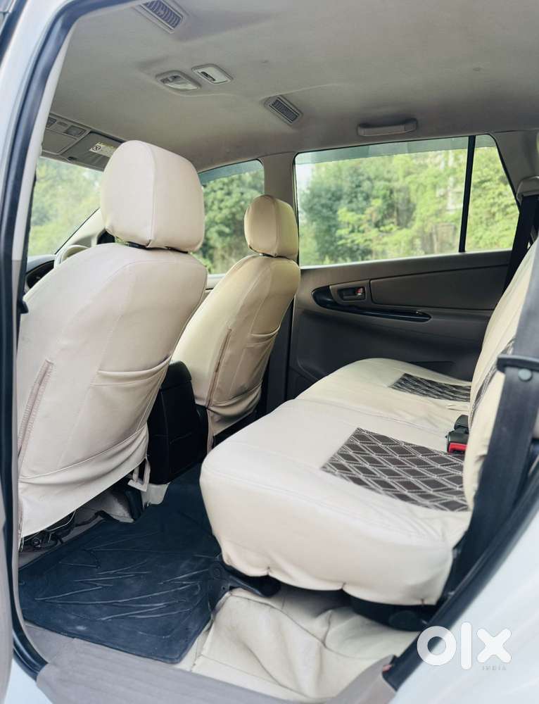 Toyota Innova 2.5 G (diesel) 8 Seater, 2015, Diesel