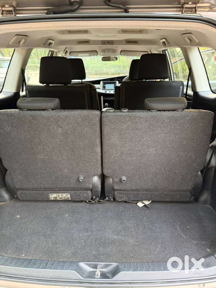 Toyota Innova Crysta 2.7 Gx At 8s, 2016, Petrol