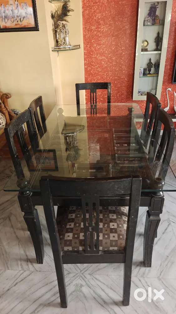 6 Seater Dining table