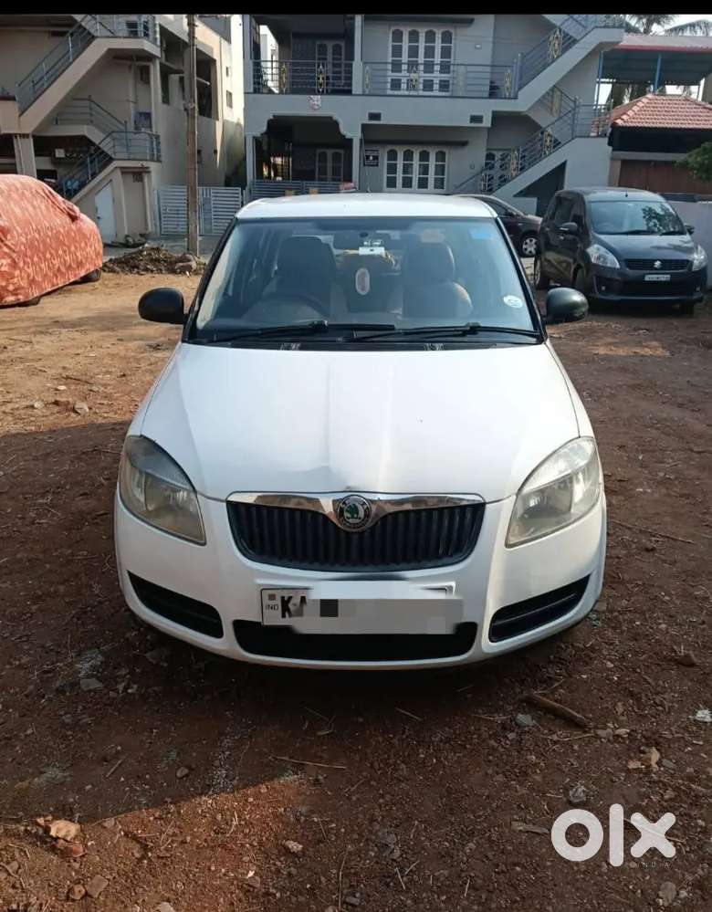 Skoda Fabia 2010 Petrol 64000 Km Driven