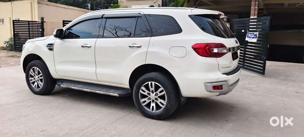 Ford Endeavour 3.2 Titanium At 4x4, 2016, Diesel