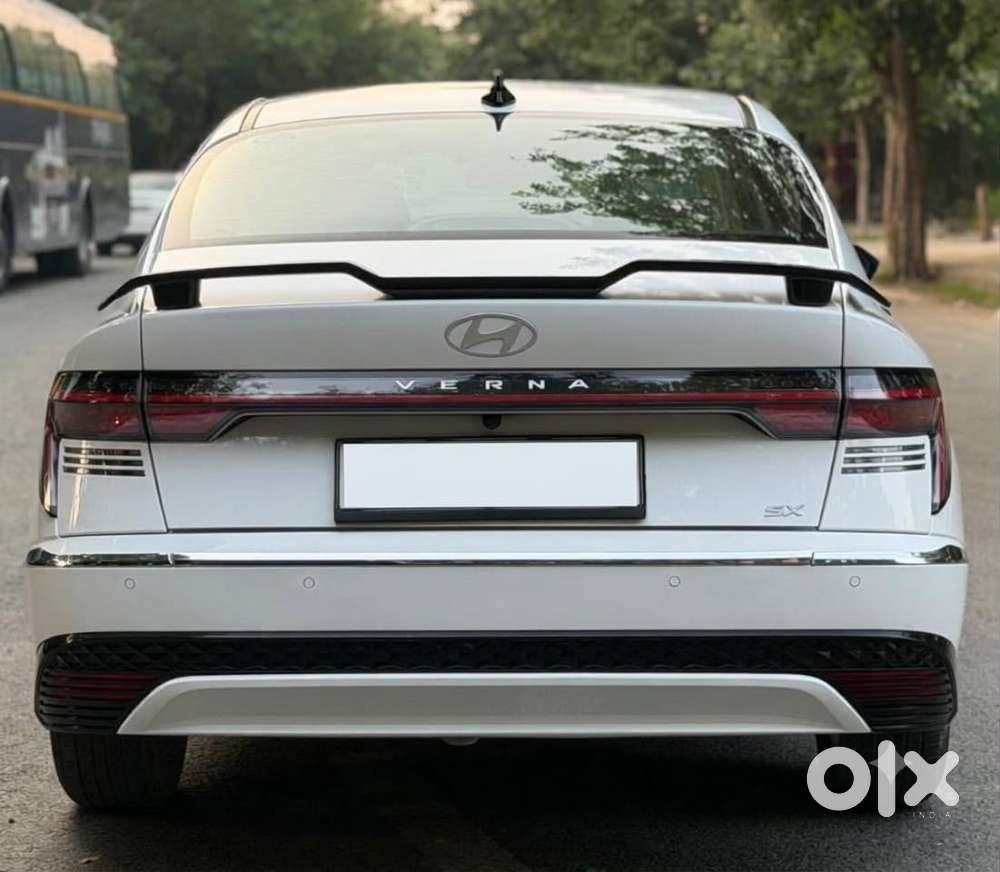 Hyundai Verna 1.5 Sx Ivt, 2025, Petrol