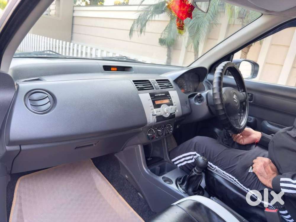 Maruti Suzuki Swift Dzire 1.2 Lxi (o), 2011, Petrol