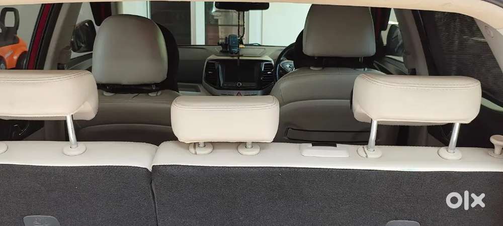 Mahindra Xuv300 W8(o) Diesel For Sale