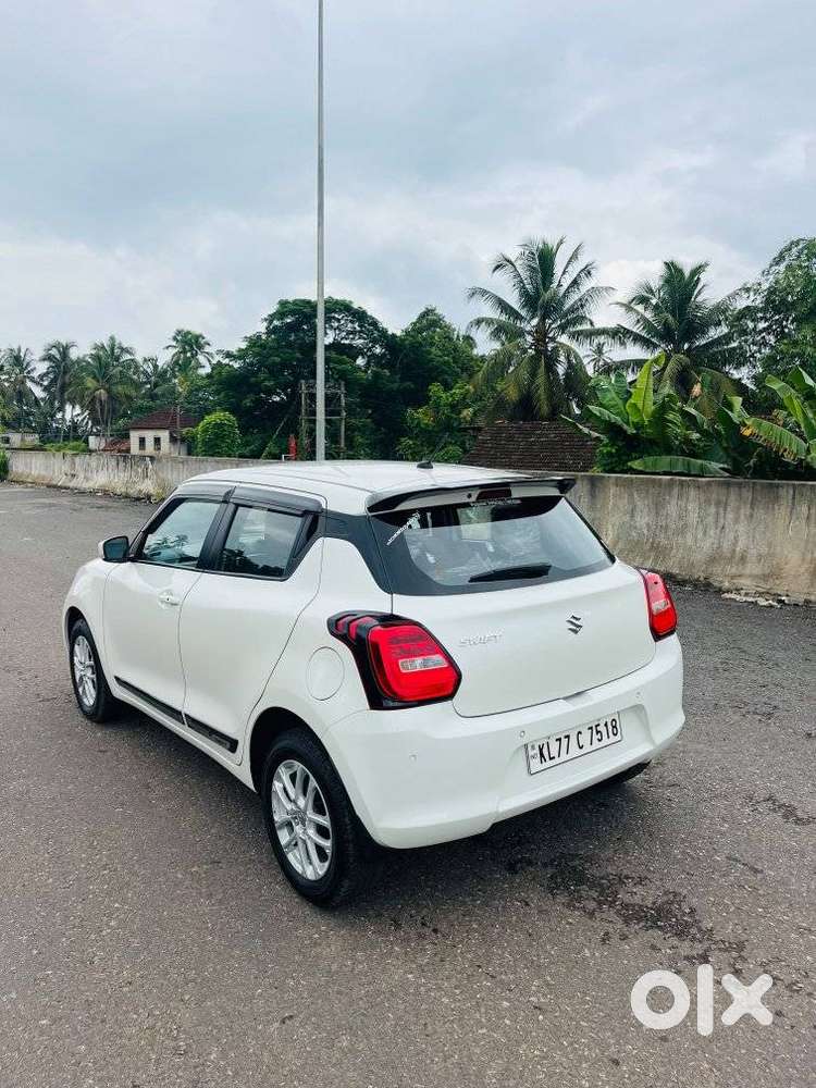 Maruti Suzuki Swift 1.3 Zxi, 2023, Petrol