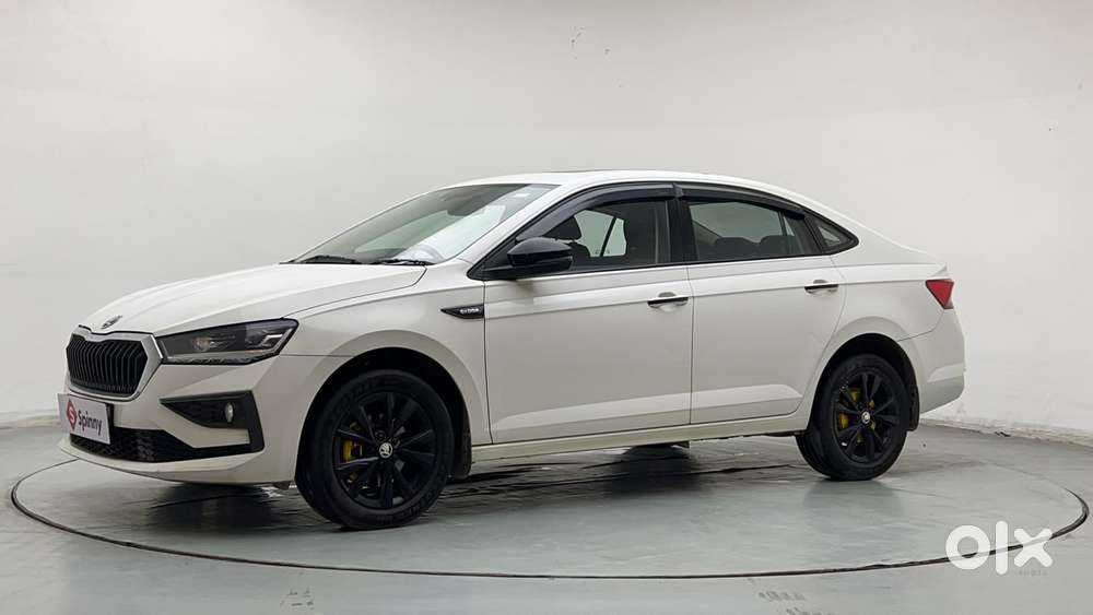 Skoda Slavia Style 1.0l Tsi At, 2022, Petrol