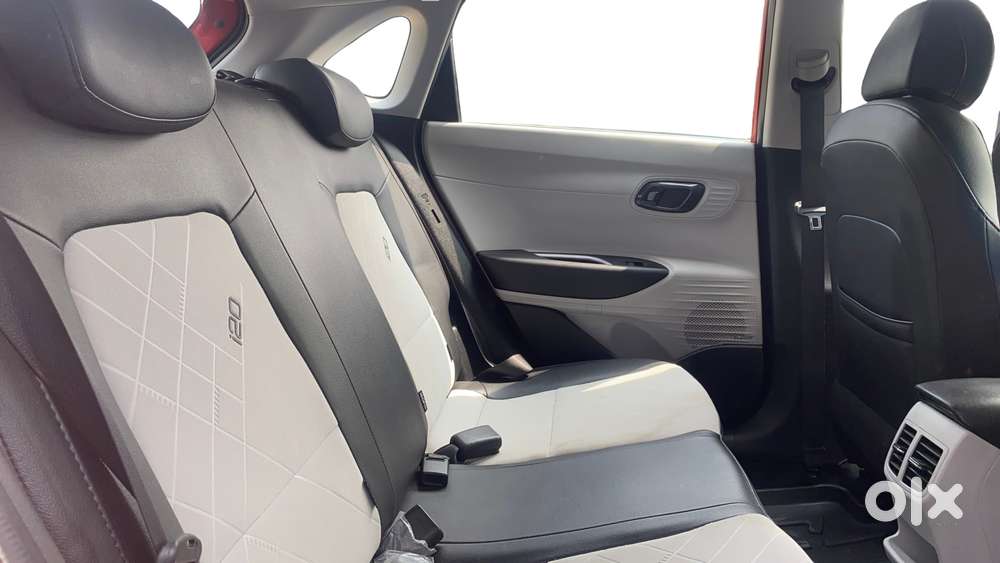 Hyundai New I20 1.2 Asta (o) Ivt, 2023, Petrol