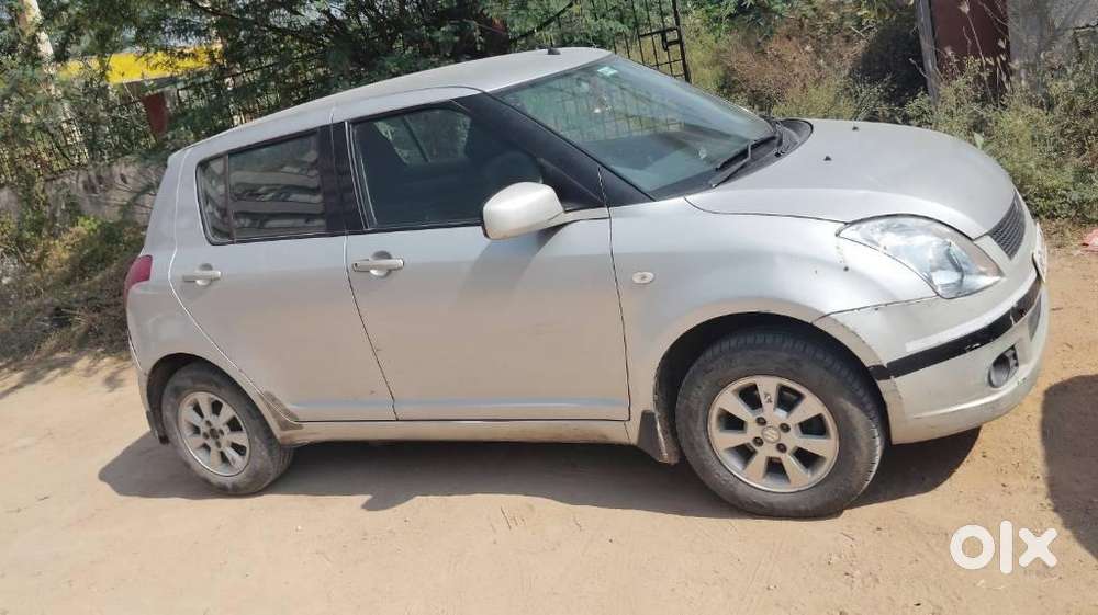 Maruti Suzuki Swift 2004-2010 Zxi Bsiv, 2005, Petrol