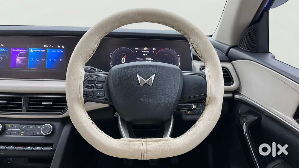 Mahindra Xuv700 2.0 Ax 5 Petrol Mt Str, 2022, Petrol