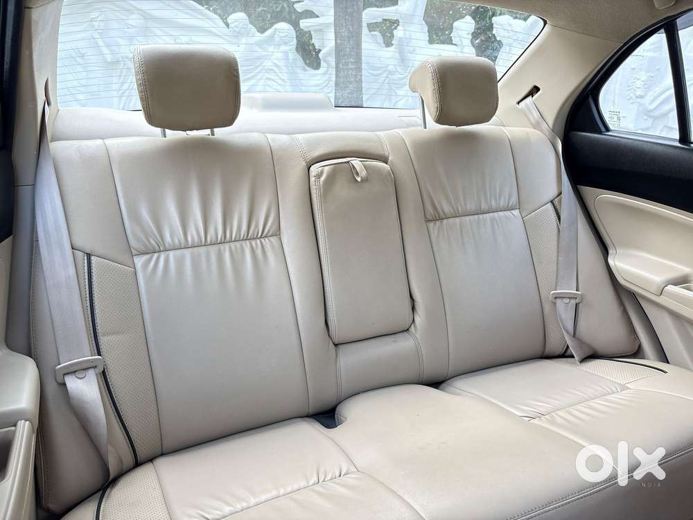 Maruti Suzuki Swift Dzire Amt Zxi, 2019, Petrol