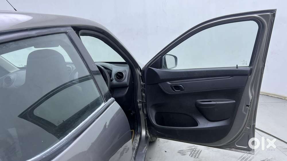 Renault Kwid 2019-ongoing 1.0 Rxt Amt (o), 2018, Petrol
