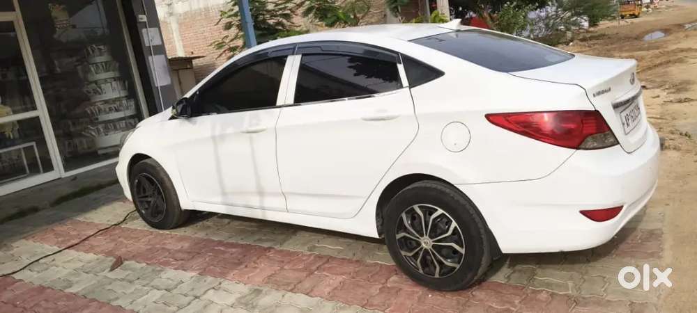 Hyundai Verna 2015