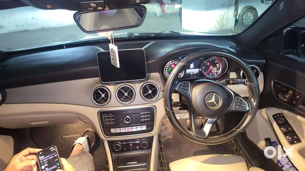 Mercedes-benz C-class 2017 Diesel 68999 Km Driven