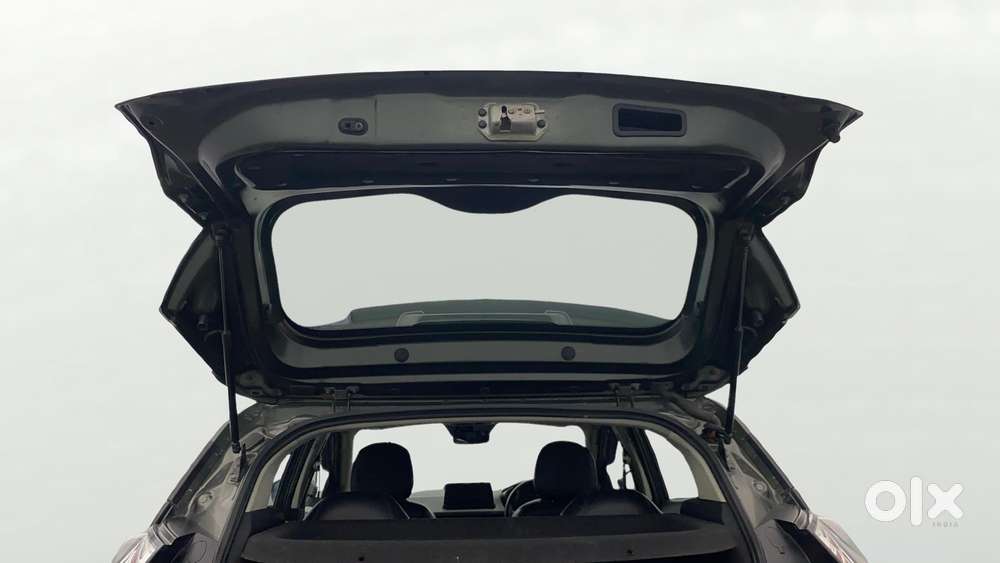 Tata Nexon 1.5 Revotorq Xma Amt (s), 2021, Petrol