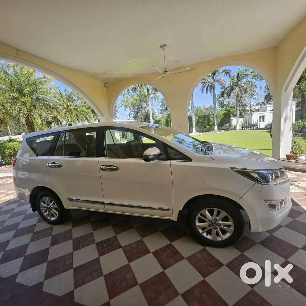 Toyota Innova Crysta 2017 Diesel Well Maintained