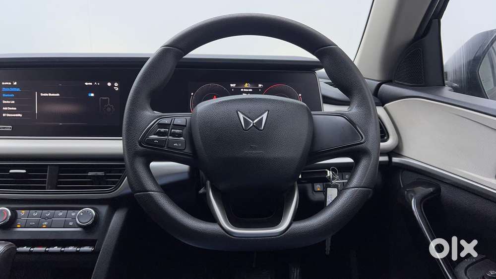 Mahindra Xuv700 2.2 Ax 5 Diesel At Str, 2023, Diesel