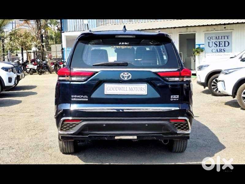Toyota Innova Hycross 2.0 Zx (o) Hybrid 7 Str, 2025, Cng & Hybrids