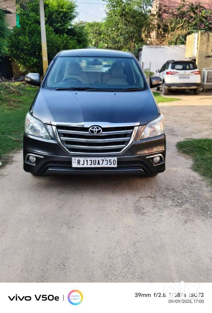 2015 Toyota Innova 2.5 Vx  8-seater  1st Owner