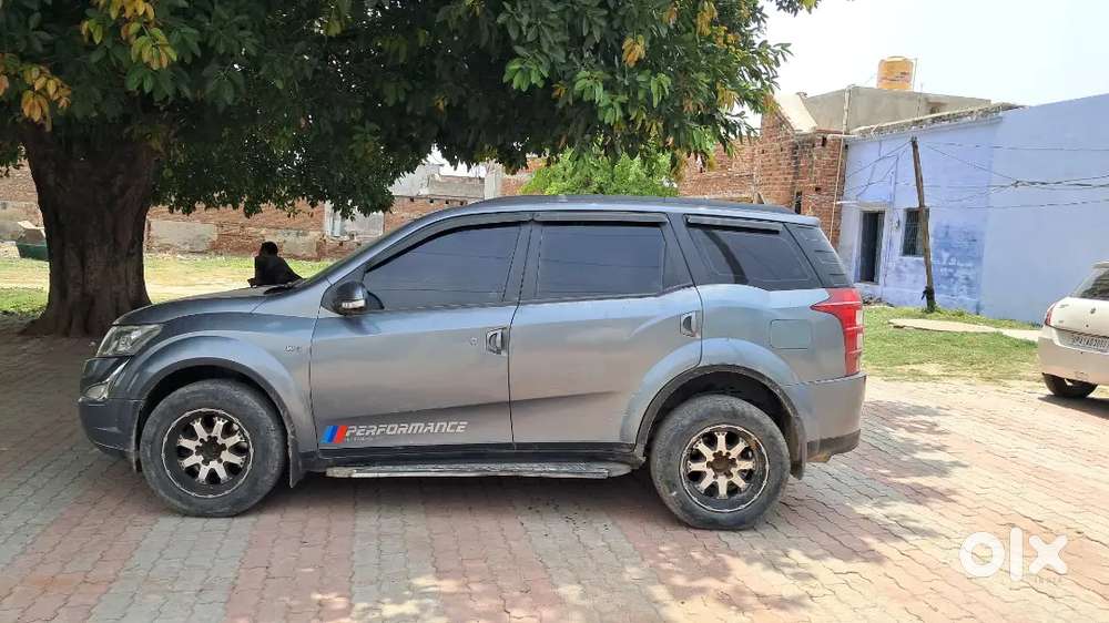 Mahindra Xuv500 213 Diesel 144224 Km Driven