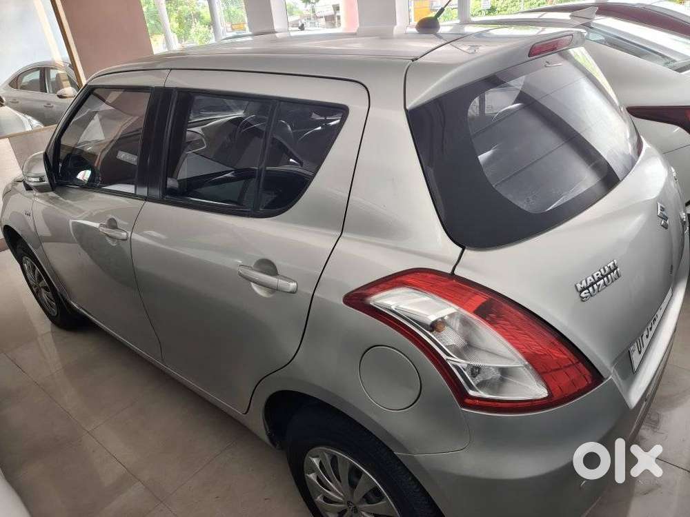 Maruti Suzuki Swift Vxi Optional, 2016, Petrol