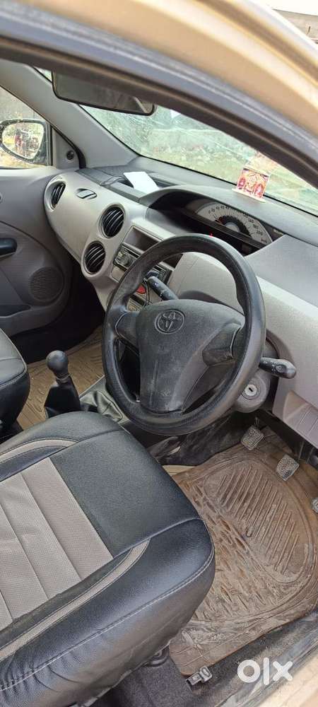Toyota Etios Liva G, 2012, Petrol