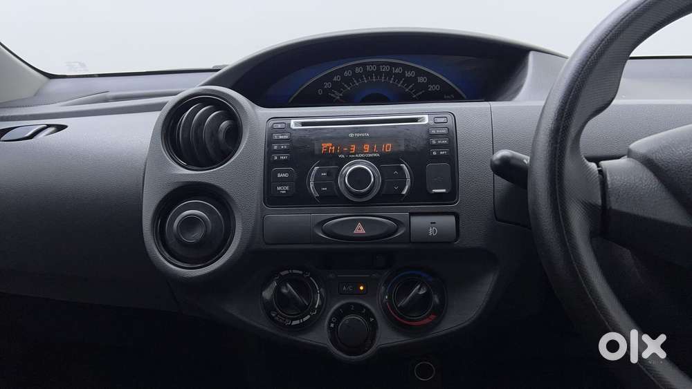 Toyota Etios Liva 2011-2012 G, 2013, Petrol