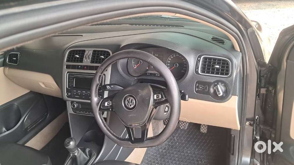 Volkswagen Polo Highline 1.6l Petrol, 2015, Petrol