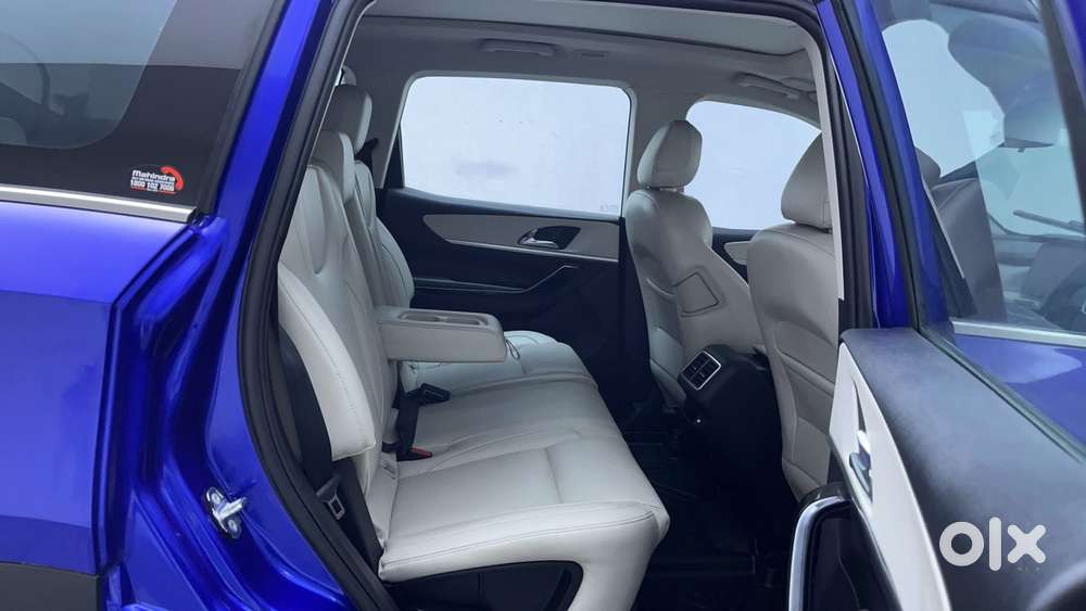 Mahindra Xuv700 2.0 Ax 7 Petrol At Luxury Pack Str, 2023, Petrol