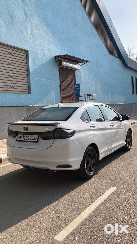 Honda City Vx Optional Sunroof.