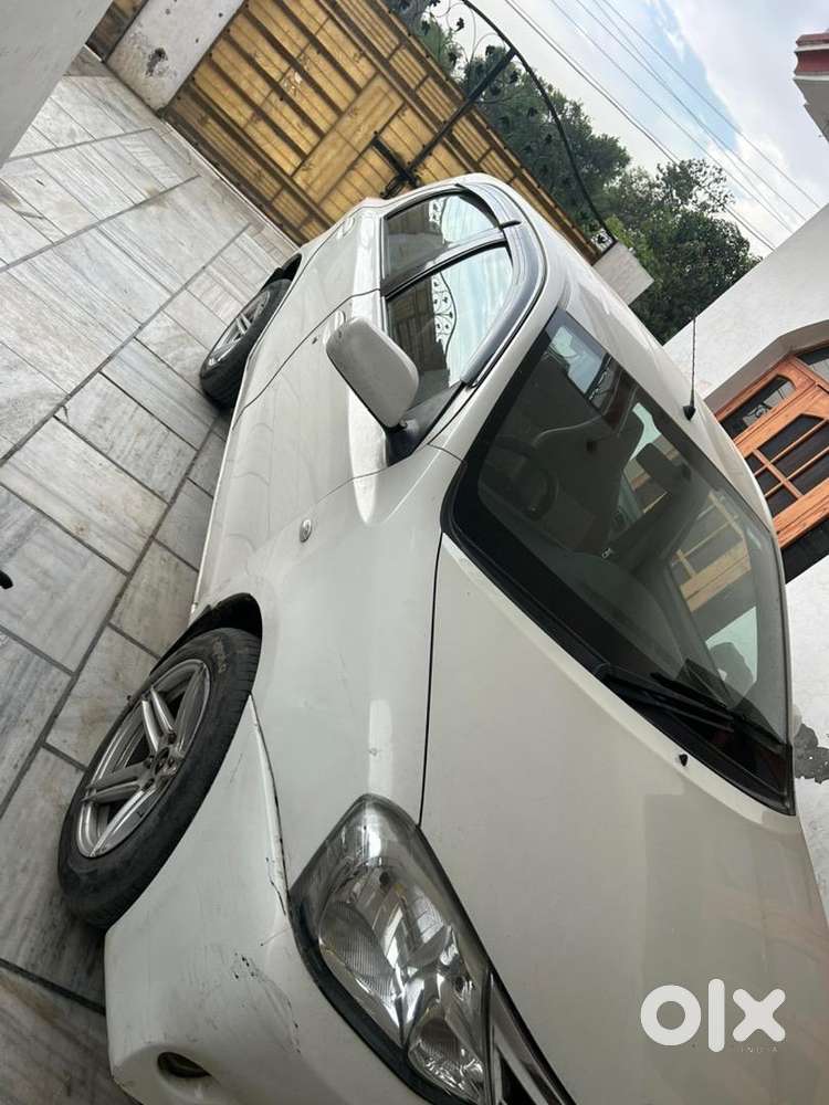Toyota Etios Liva 2012