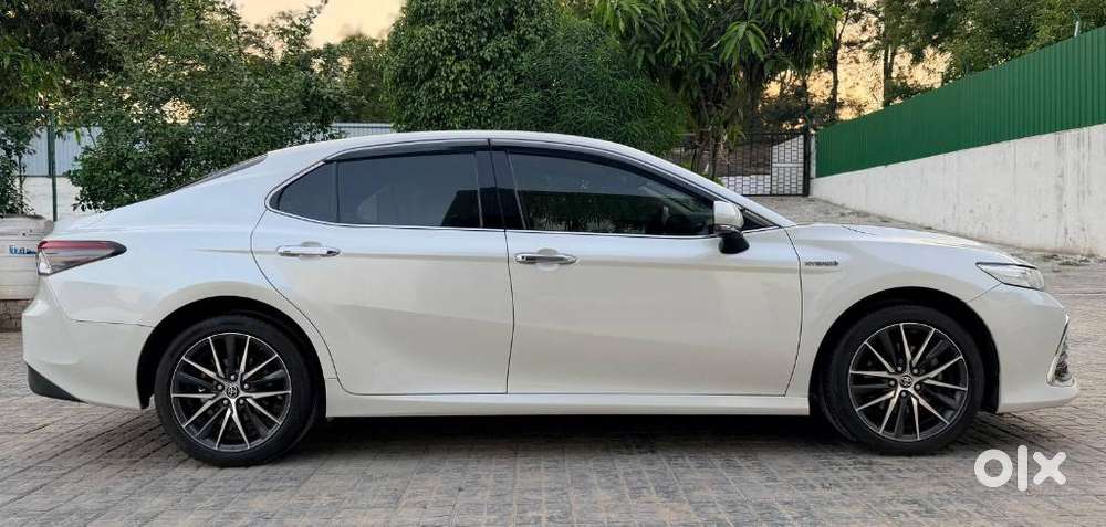 Toyota Camry Hybrid, 2023, Petrol