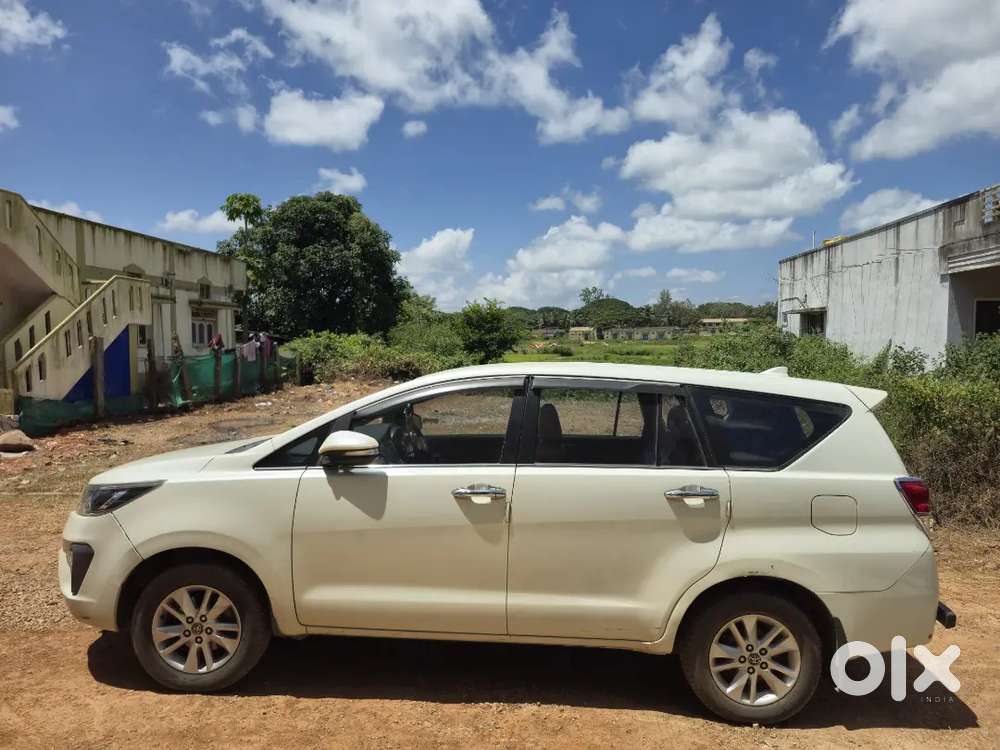 Toyota Innova Crysta 2016