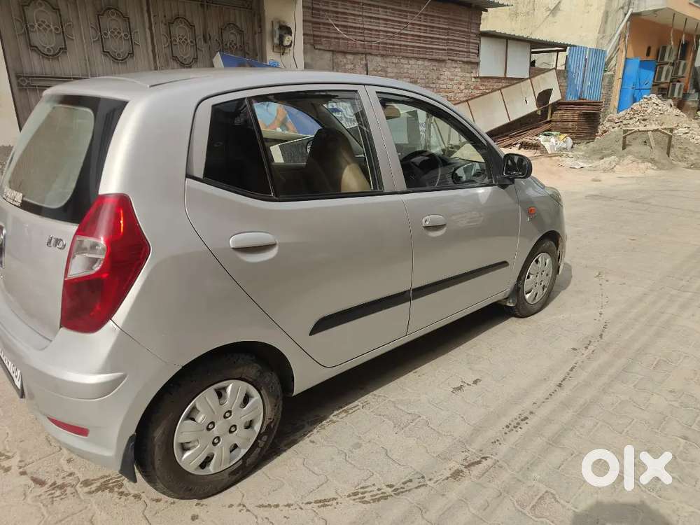Hyundai I10 Magna – 2015  Silver  Excellent Condition
