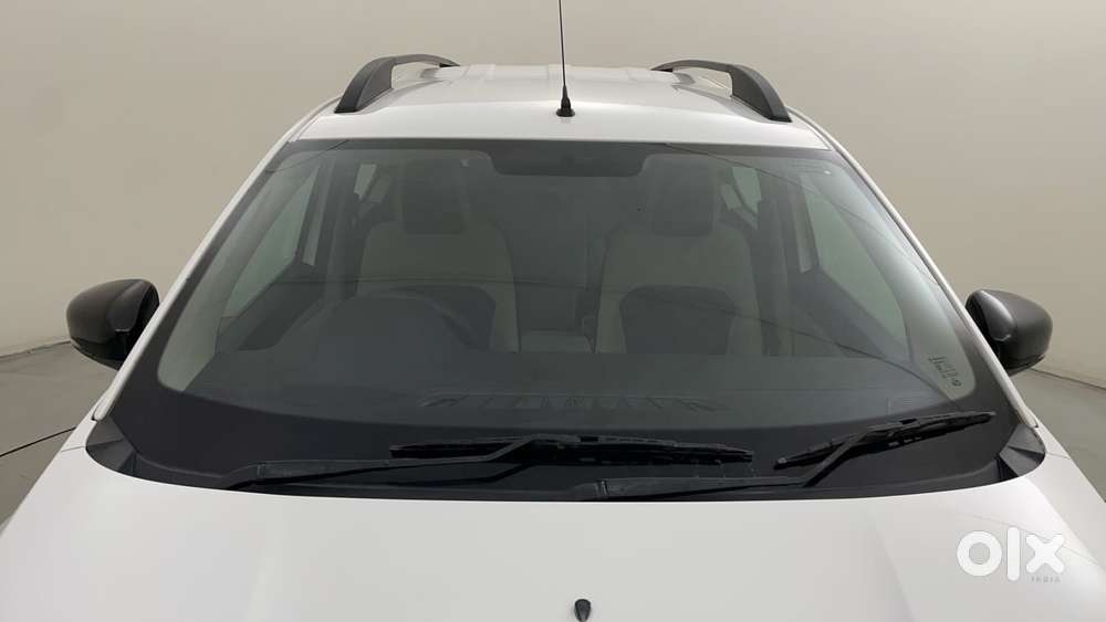 Renault Triber Rxt, 2023, Petrol